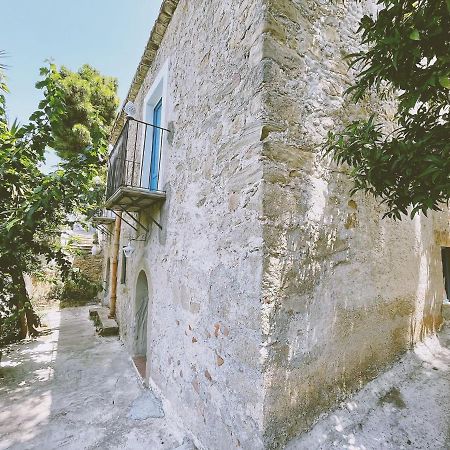 Bed and Breakfast La Casa Del Nespolo Capo dʼOrlando Exterior foto